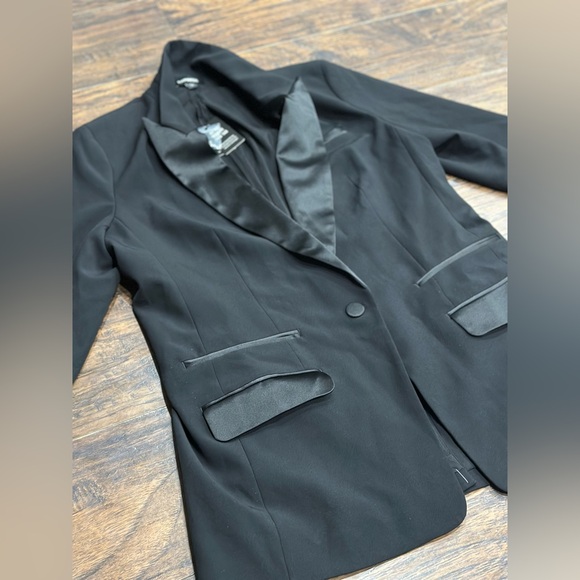 NWT Express Women’s Black Blazer - Picture 3 of 7